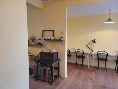 自家焙煎珈琲と生活道具の店 FABLIKET